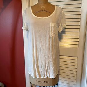 GAP | semi sheer white pullover short sleeve high low pocket blouse S